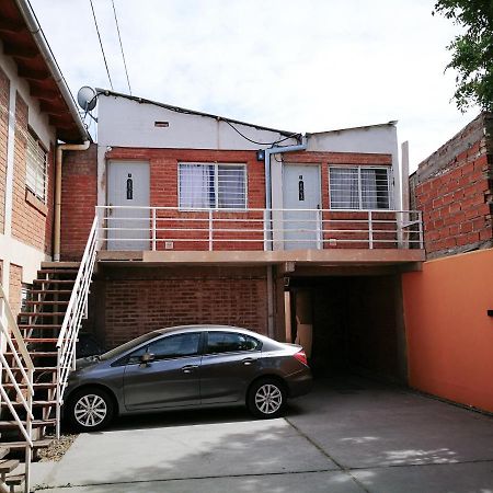 Departamentos Las Araucarias- 2 A 5 Personas Con Estacionamiento Neuquén Εξωτερικό φωτογραφία